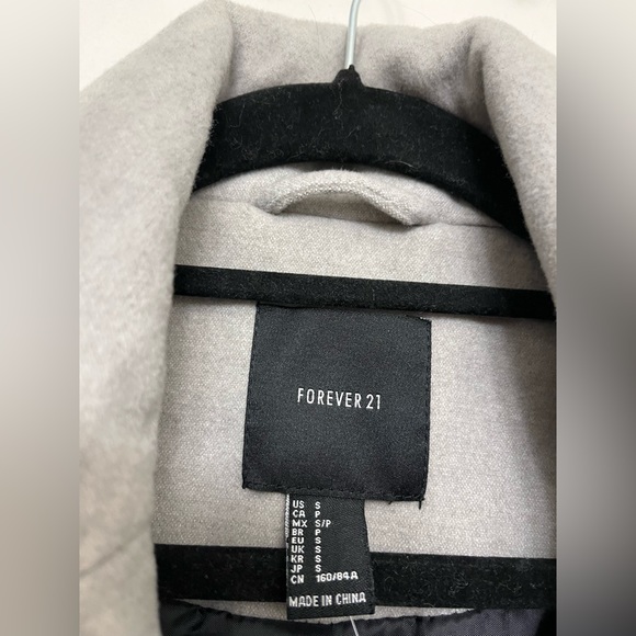 Forever 21 - Polyester Jacket - Picture 4 of 9